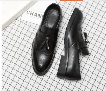 

Men 3 falt colour Bullock carved dress shoes Genuine leather pointed toe Breathable shoes men party wedding oxford