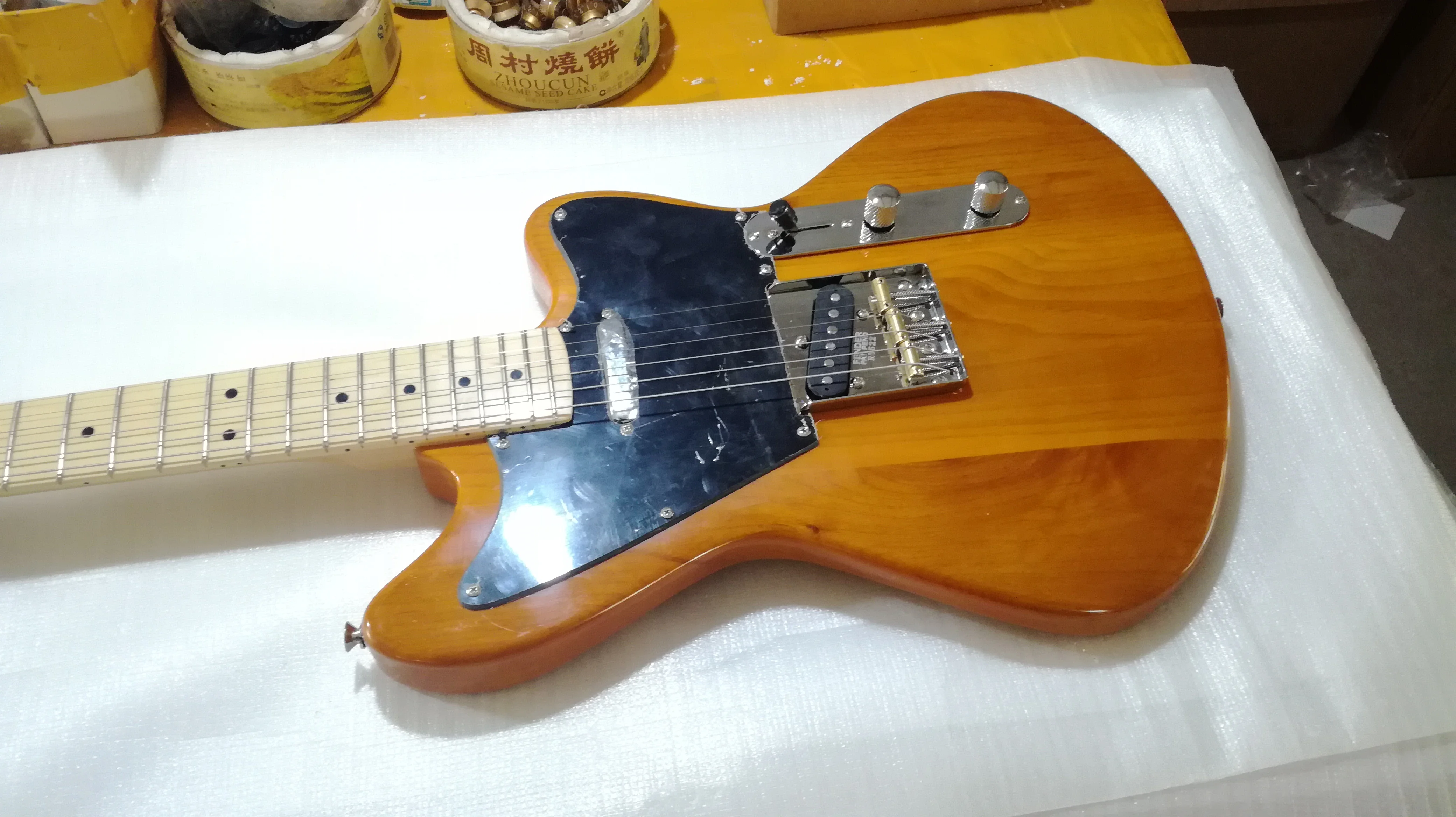 

Alder wood electric guitar