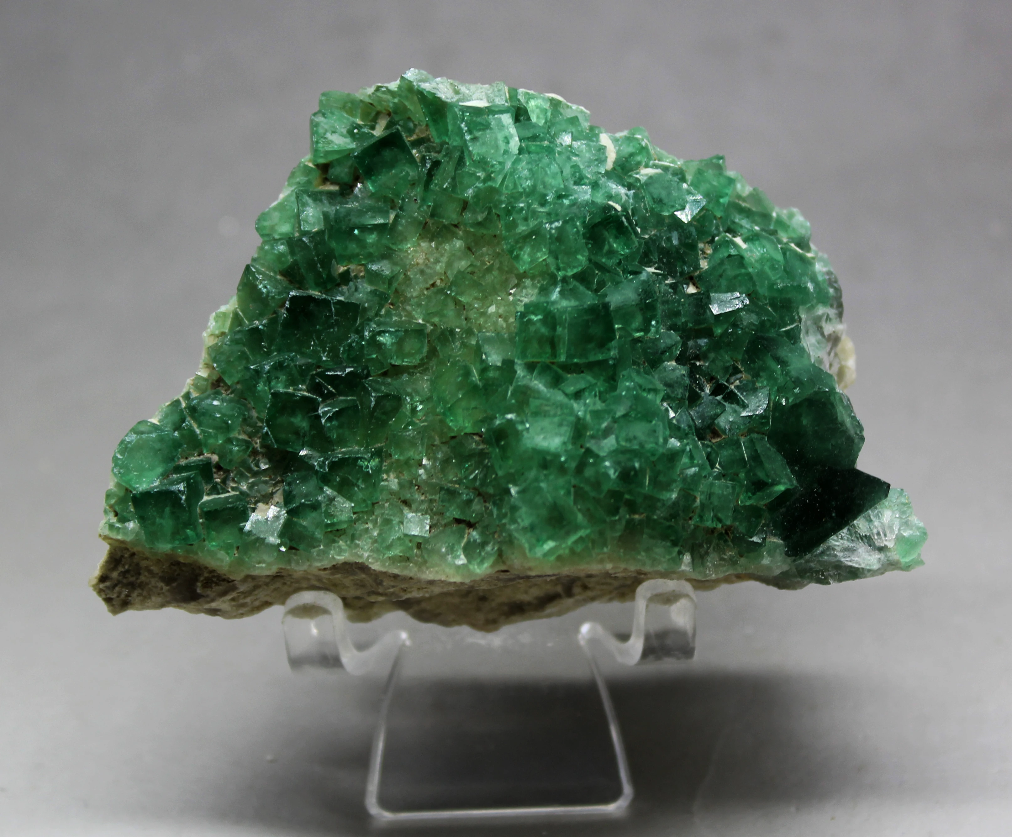 

229g Natural Large crystal green fluorite cluster mineral crystal specimens Stones and crystals Healing crystal