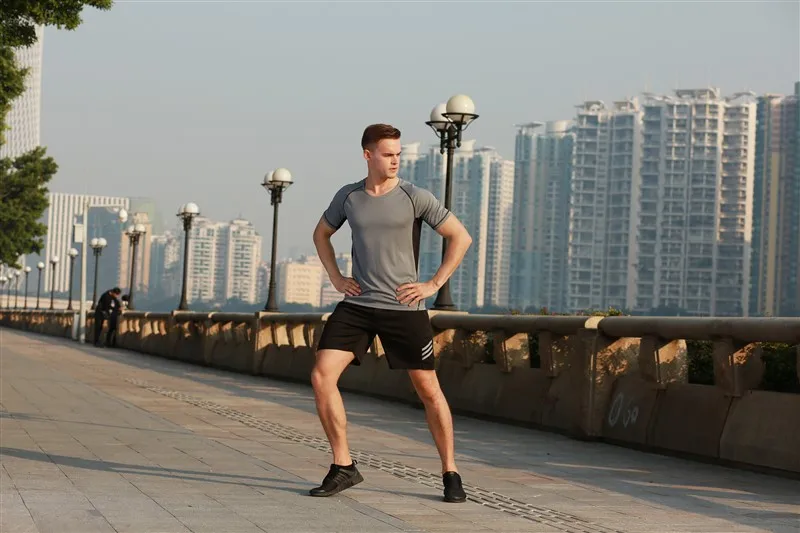 HOWE AO,, спортивная одежда для мужчин, набор для бега, для бега, спортивный костюм для фитнеса, быстросохнущая мужская футболка+ шорты, спортивные комплекты для спортзала