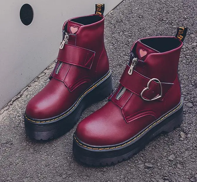 Autumn and Winter Women's Motorcycle Boots, Round Heels and Heart-shaped Combat Shoes, Comfortable New Style, 2021
