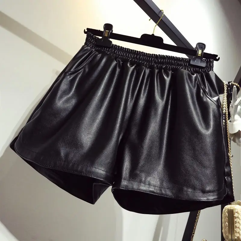 Black Shorts Женские шорты из искусственной кожи, большие размеры, осенне-зимние шорты с высокой талией, женские свободные однотонные уличные широкие кожаные шорты Q2176 - Цвет: Black Shorts