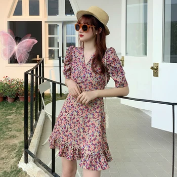 

European station 2020 new French royal sister v-neck sweet skirt foreign style was thin and small floral dress women