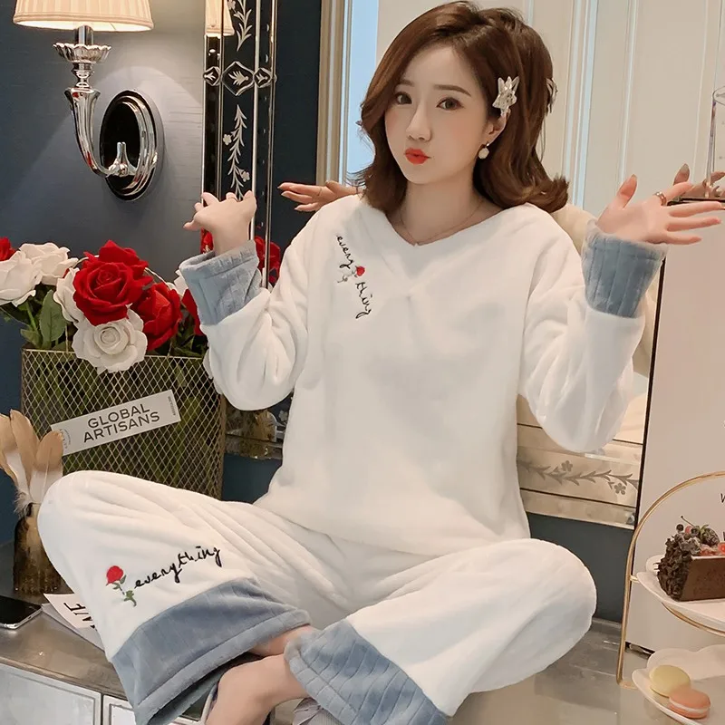 

2019 Winter Thick Warm Flannel Long Sleeve V-neck Pajama Set for Women Coral Velvet Sleepwear Homewear Pijama Mujer Home Clothes