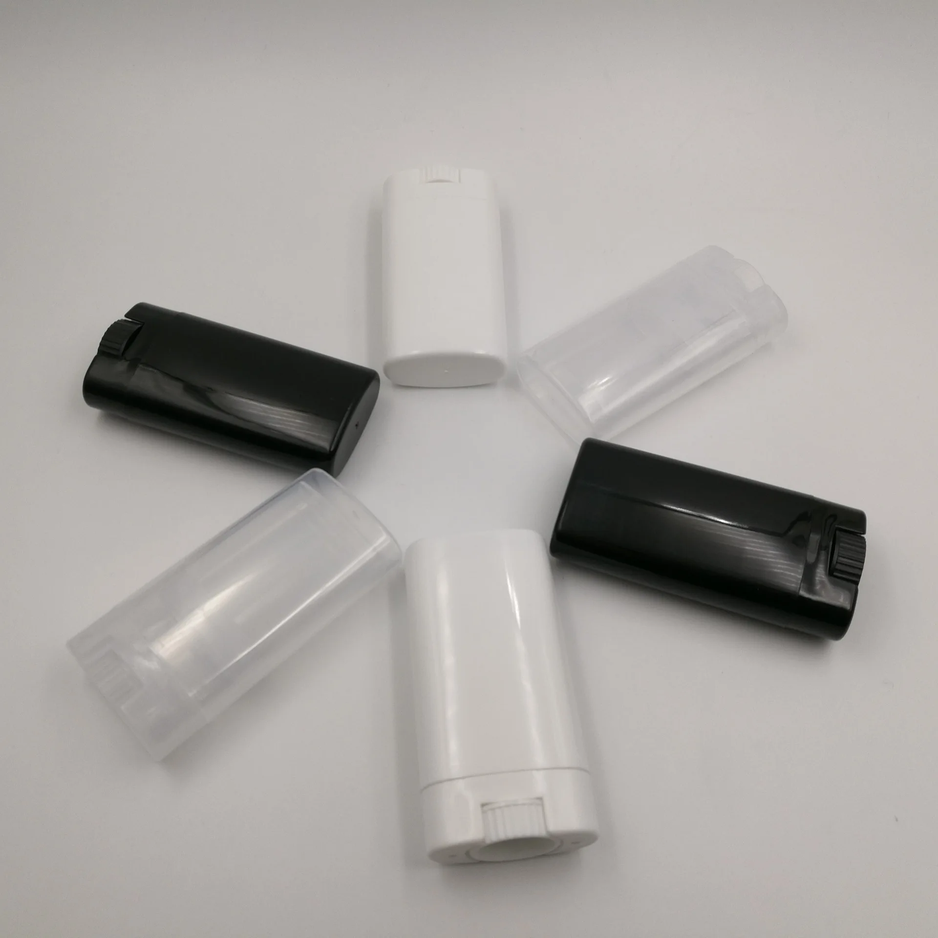 15 мл DIY прозрачный пустой овальные плоские трубки дезодорант бальзам для губ Пустые контейнеры бутылка для макияжа губная помада трубки - Цвет: Transparent color