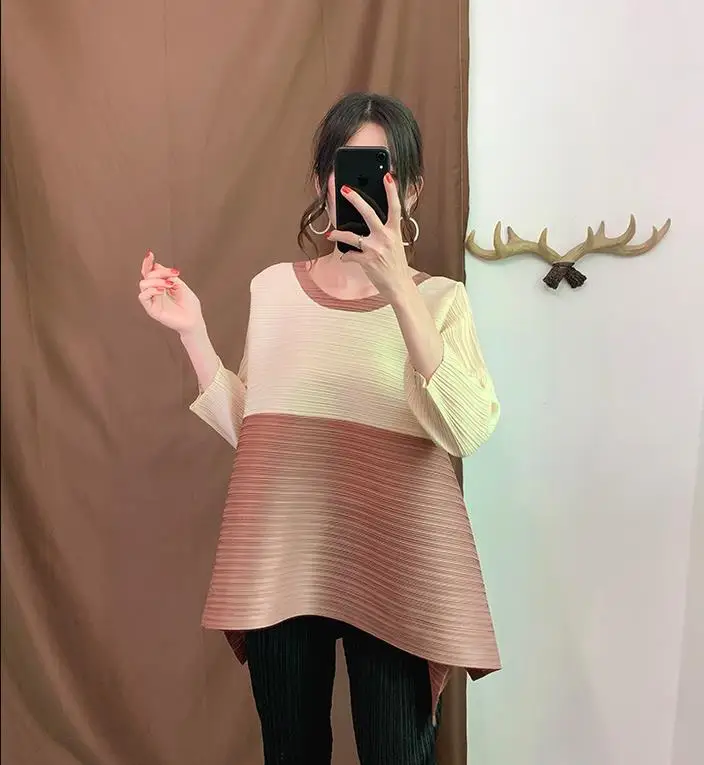 Хаки Miyake fold A-line T-shirt design summer European station fashion loose large size women's irregular tops free shipping - Цвет: Хаки