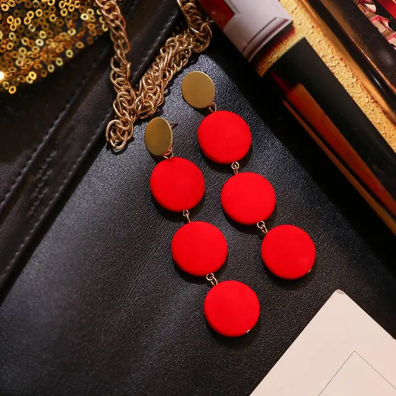 red Эффектный топ дизайн длинные висячие серьги Многослойные женские большие серьги новые ювелирные изделия Красный Черный Белый - Окраска металла: red