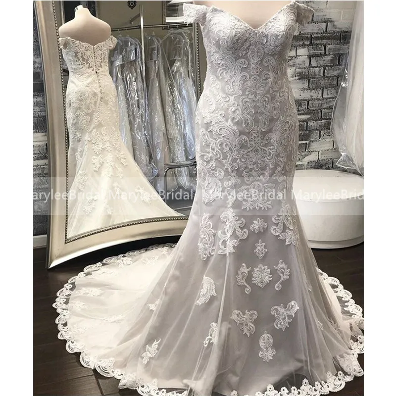 

Vintage Plus Size Mermaid Wedding Dress Off Shoulder Appliques Chapel Train Bridal Dress vestido de novia Zipper With Buttons