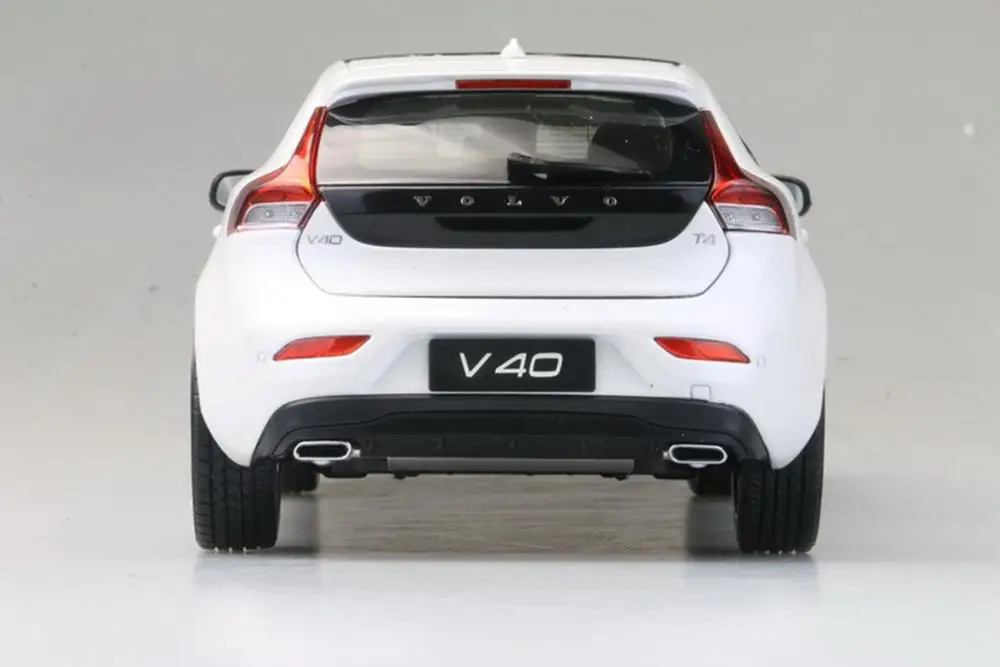 1/18 весы Volvo V40 T4 хэтчбек белый литой автомобиль модельные игрушки, коллекционные подарок