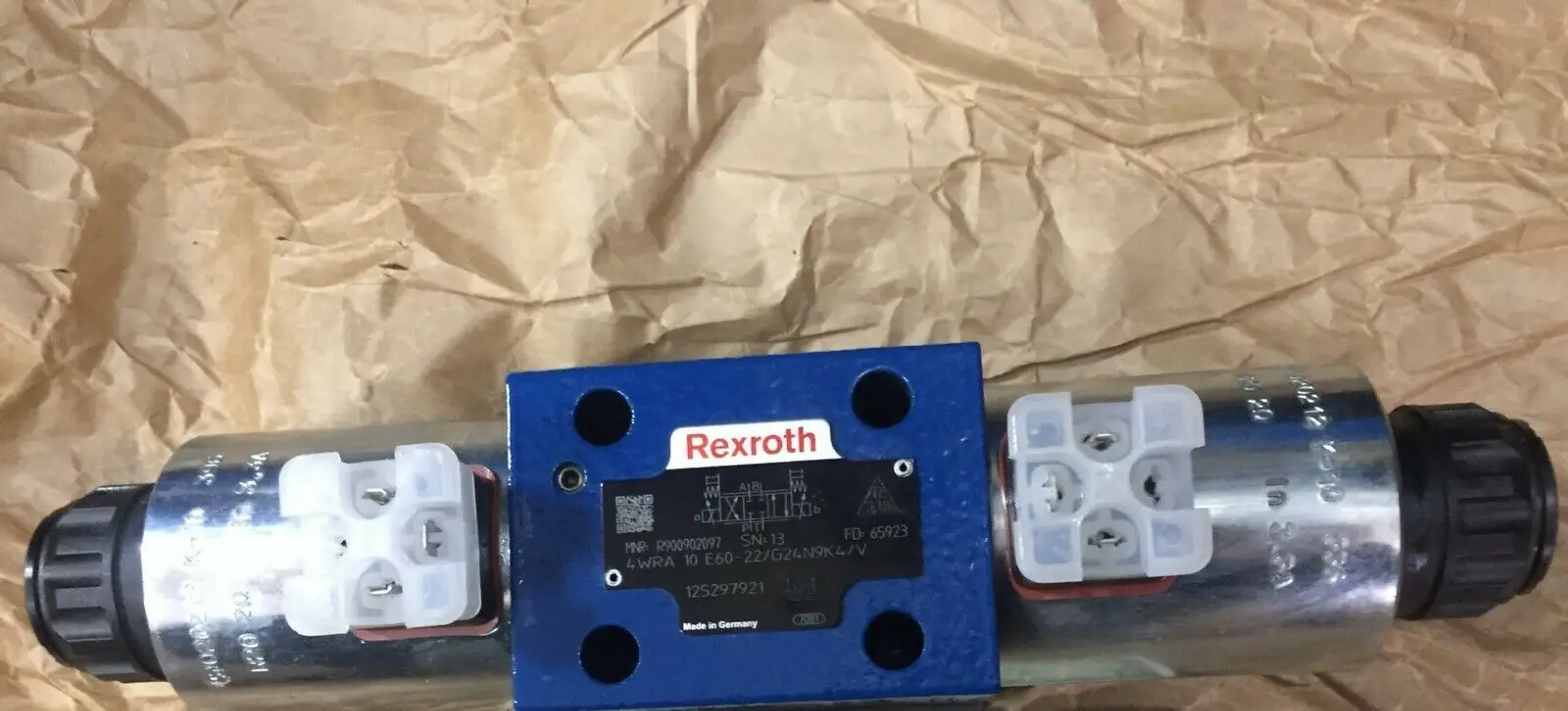 

R900902097 NEW REXROTH VALVE 4WRA 10 E60-2X/G24N9K4/V