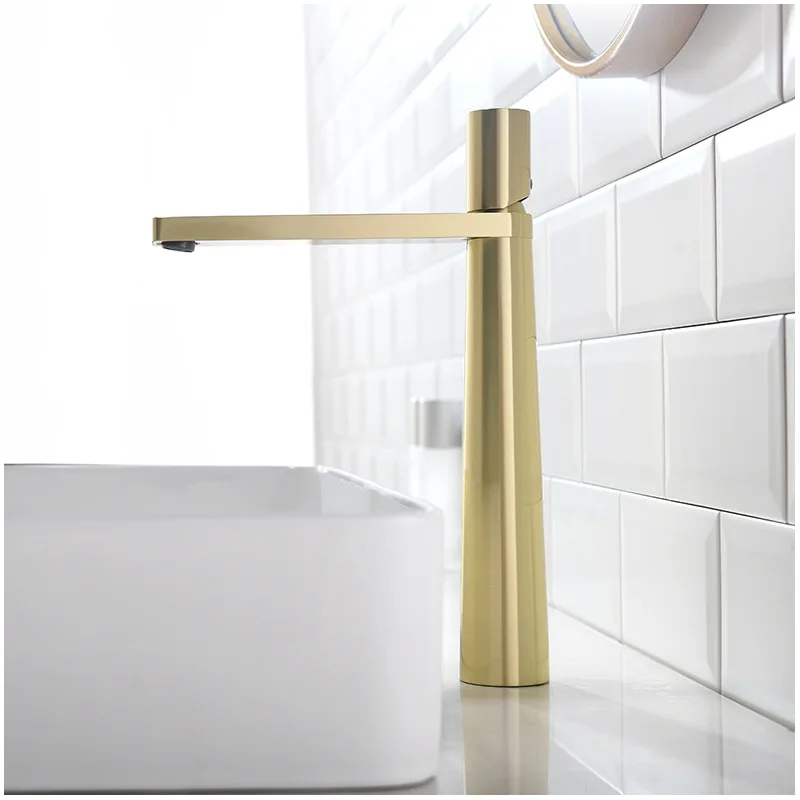 Fashion White brass bathroom sink faucet three holes two handle Cold hot water mixer basin faucet - Цвет: Brushed gold