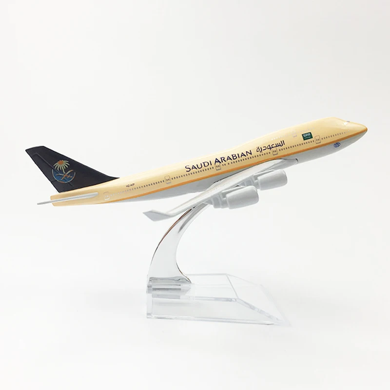 

1/400 Scale Metal Airplane Model SAUDI ARABIAN Airlines Boeing 747 Model 16cm Diecast Aircraft Air Passenger Collections