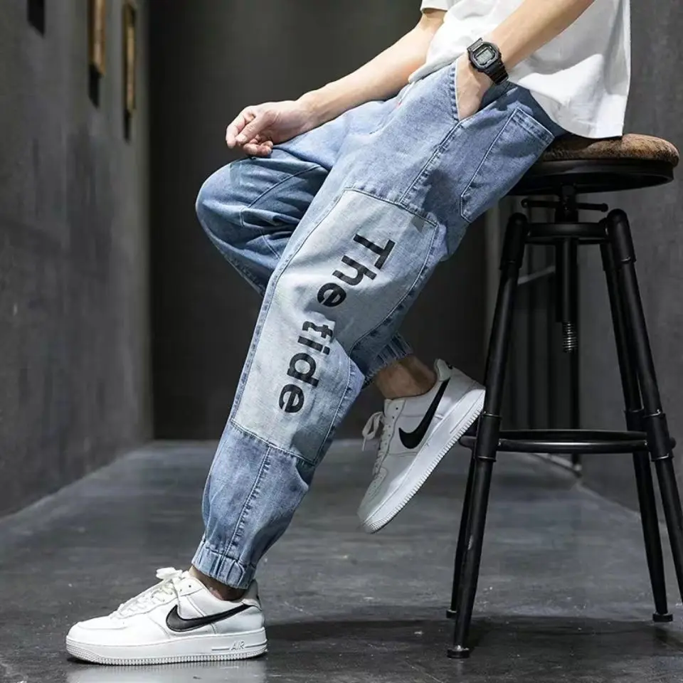 

Autumn Men's Denim Harem Pants Letter Print Ankle Banded Elastic Waist Blue Baggy Jeans Stitching Cropped Pants Hip Hop Jeans