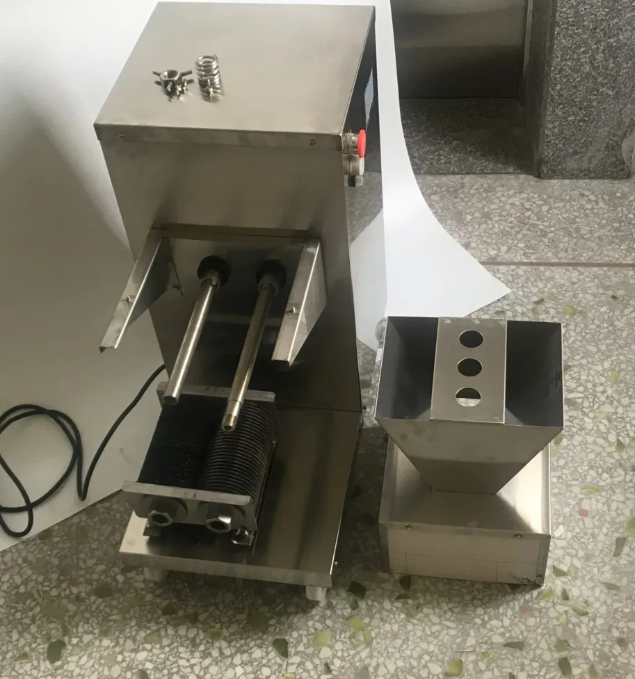 Description Picture 4 of itemQW Vertical Meat Cutter Machine 110V Restaurant Slicer 800KG/hr Capacity Meat Grinder for Kitchen Use