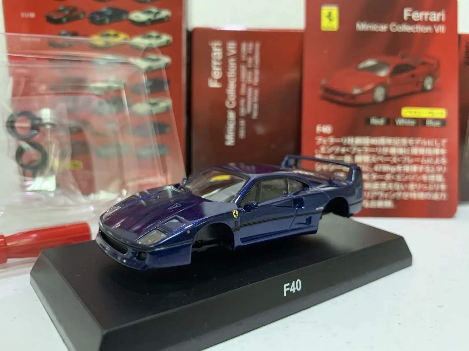 Коллекция игрушек из литого сплава KYOSHO FERRARI F40 1/64 | Игрушки и хобби