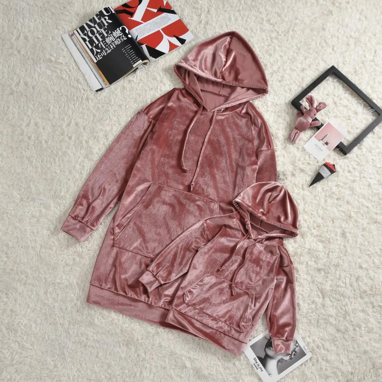 

Autumn Winter New Mom and Daughter Long Sweatshirt Hooded Velvet Hoodies Mother Daughter Family Matching Outfits Clothes