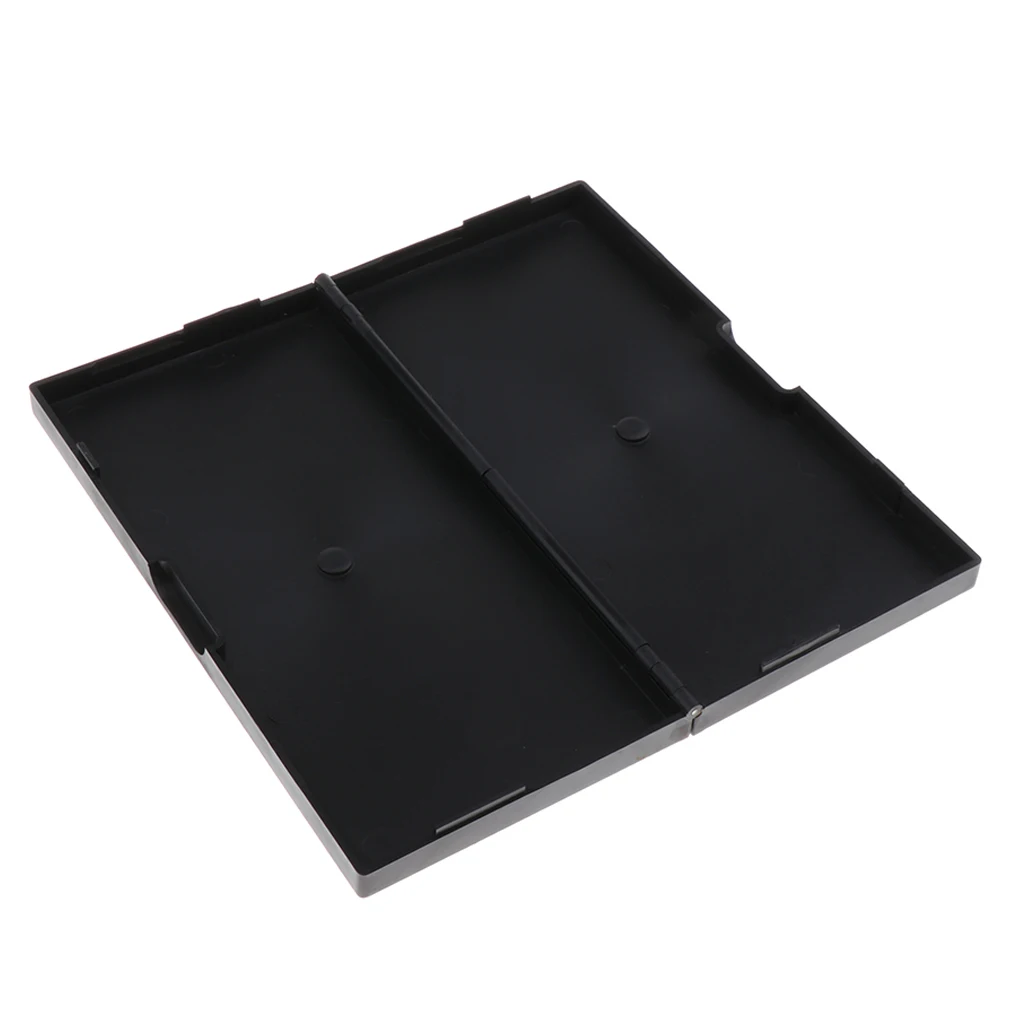 Children's Entertainment Game With Foldable Chess Board And Small Animal