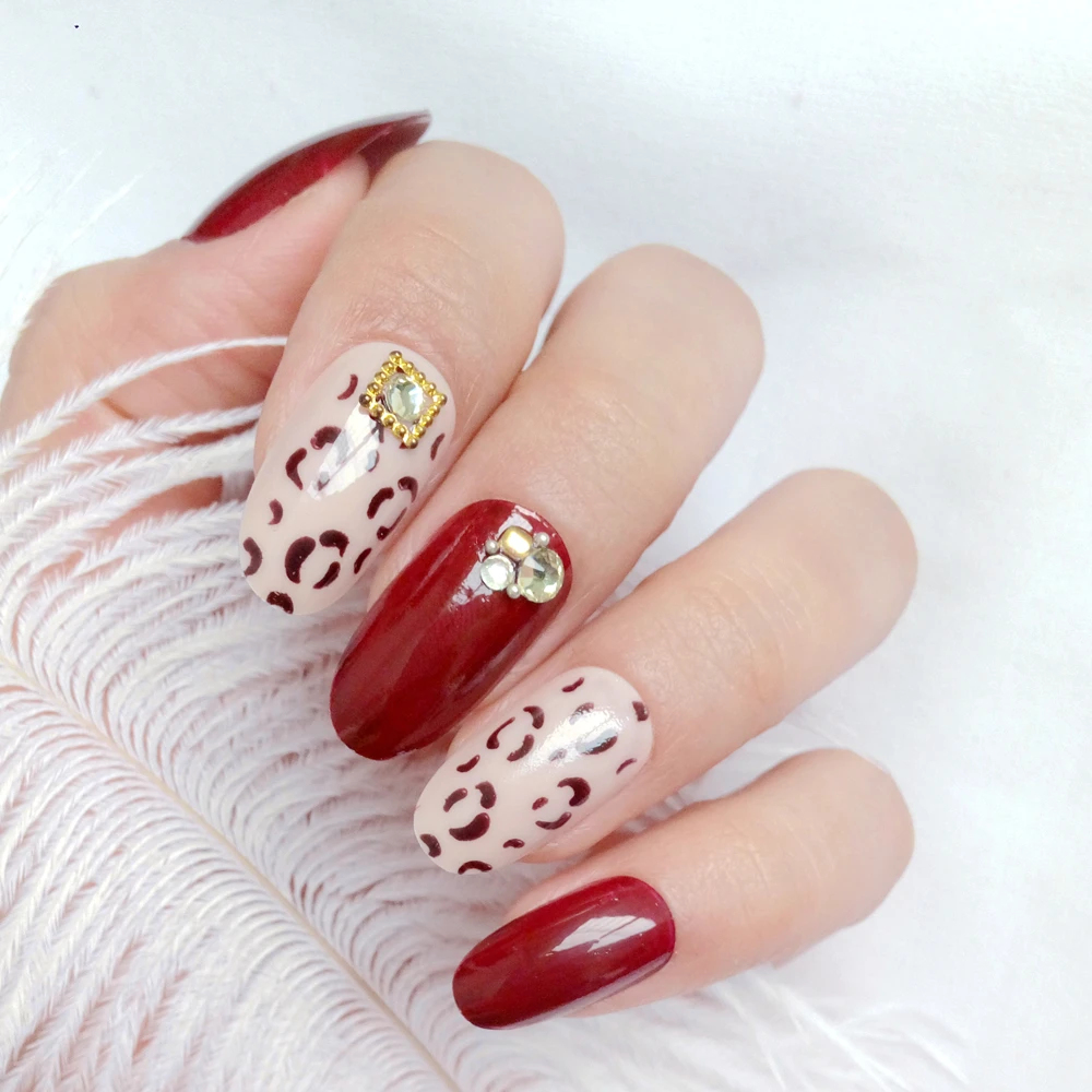 

24Pcs Rhinestones Leopard Artificial Fake Nails 3D Wine Red False Nails With Design Full Cover Finger Tips Manicure Tools