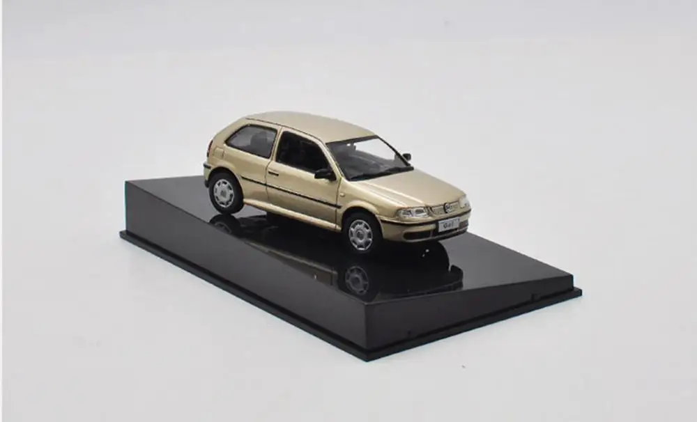 Литой золотой автомобиль VW Volkswagen Golf в масштабе 1/43 коллекционная Игрушечная