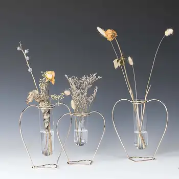 

Nordic Golden Heart Shaped Glass Vase Iron Hydroponic Plant Flower Vase Tabletop Coffee Shop Office Home Decoration Accessories