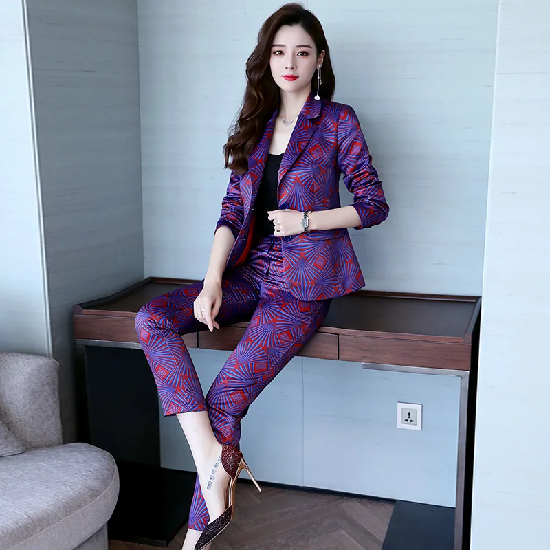 Известный Юань Hong Kong стиль Новая женская одежда Профессиональный костюм с принтом маленький костюм брюки показать тонкий из двух частей мода