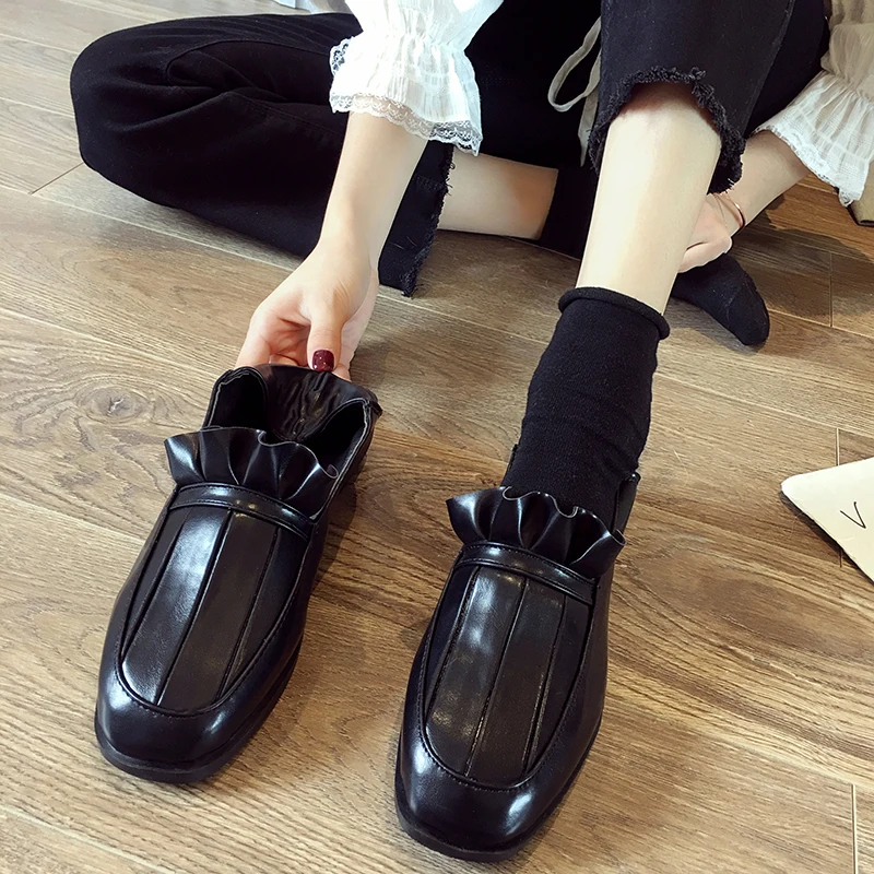 Designer ruffles round toe flats solid leather slip on shoes woman british college casual moccasins sewing 2-wear female loafers