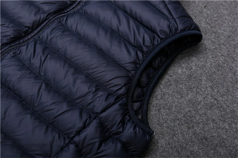 Men Vest Down Jacket 90% Sleeveless Ultra Light Male Portable Coat Gilet Lightweight Windproof Warm Waistcoat Windproof Parka