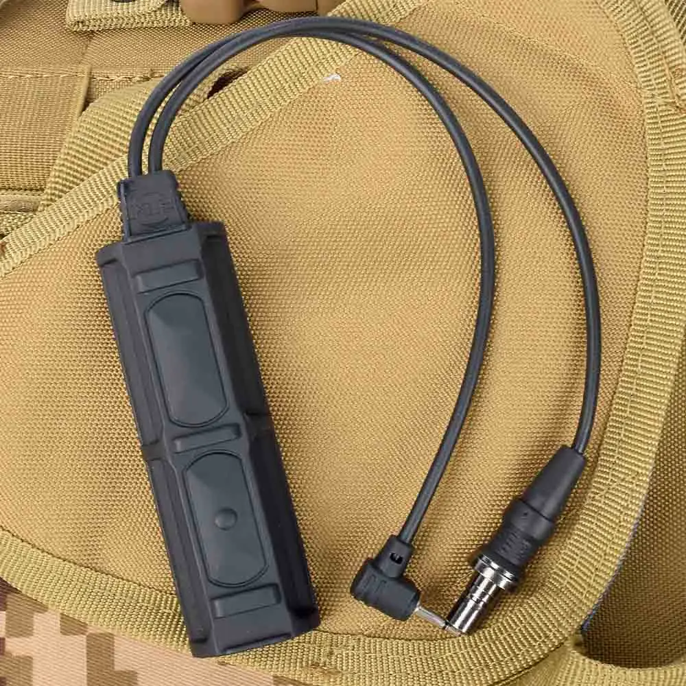 

PEQ Remote Dual Switch 2 Plug Military Pressure Pad Switch Flashlight An PEQ airsoft Switch