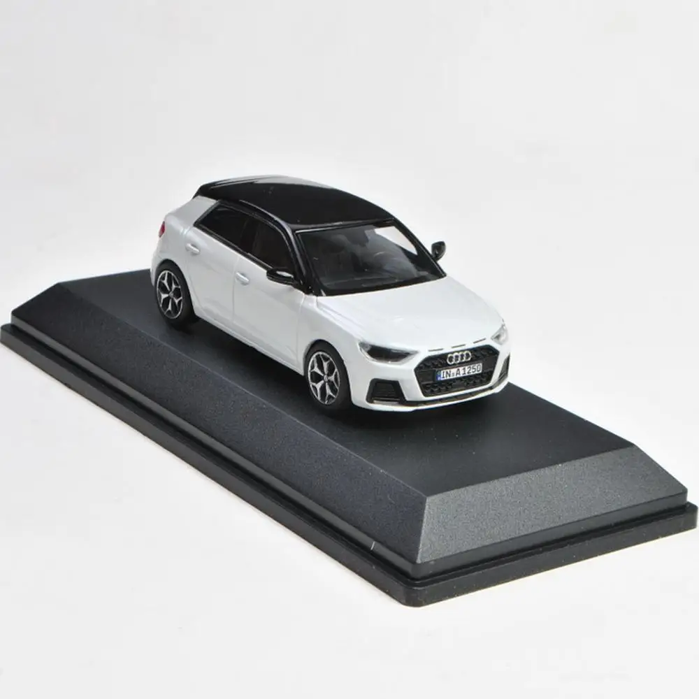 1/43 масштаб Audi A1 Sportback 2018 белая литая модель автомобиля коллекционная игрушка