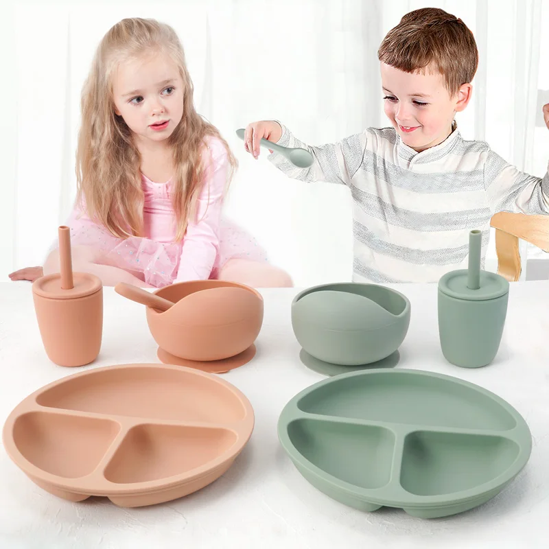 Bpa Free Children's Tableware Fashionable Soft Silicone Food Plates Easy To Clean Washing Up Straw Cup Spoons Cute Gadget