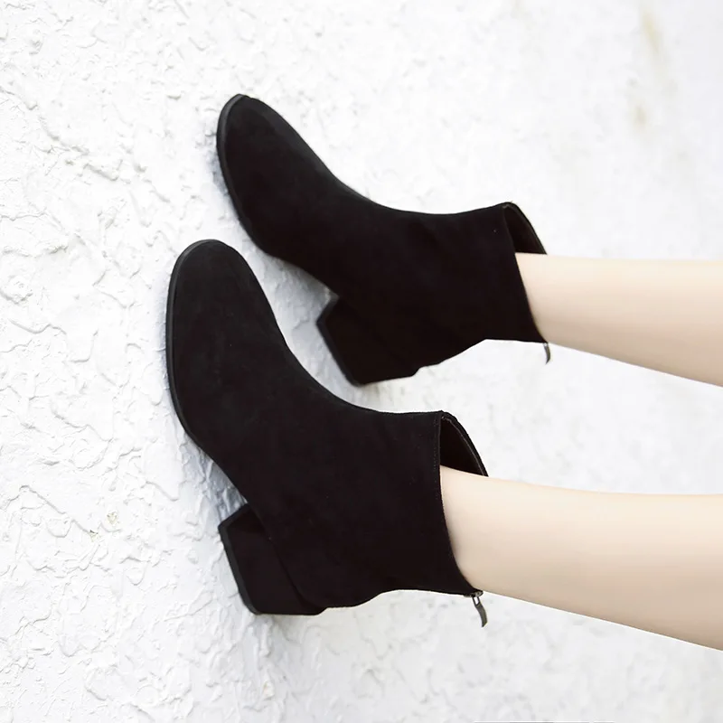 

Network Red Boots Children with Skirt Boots Super Fire Short Black And White with Pattern Autumn England Rome 2019 Suede Short B