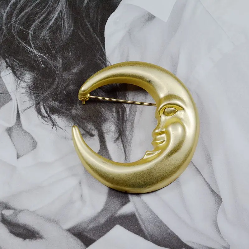 retro matte gold mist side pin glow act the role of Europe and United States to restore ancient ways with women | Украшения и