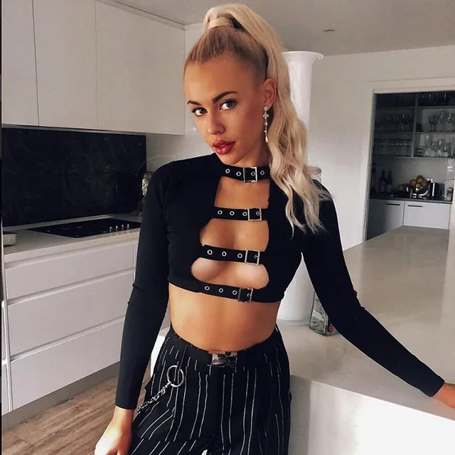 Crop top t-shirt with buckles in black