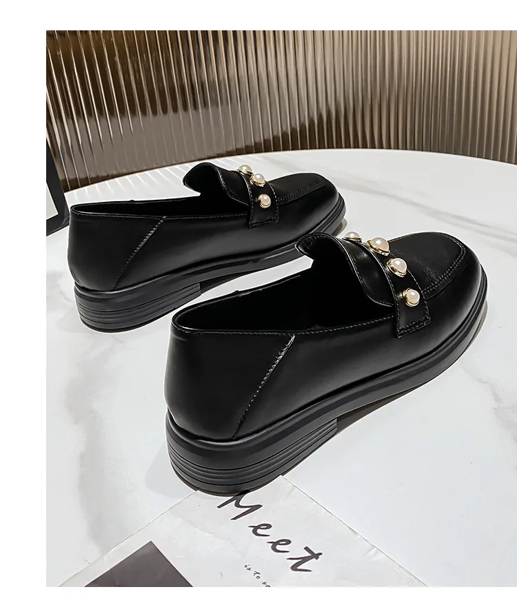 2021 Spring and Autumn low Heel shoes women's fashion design black pearl true leather loafers large size 41-43 free shipping 2021 Spring and Autumn low Heel shoes women's fashion design black pearl true leather loafers large size 41-43 free shipping