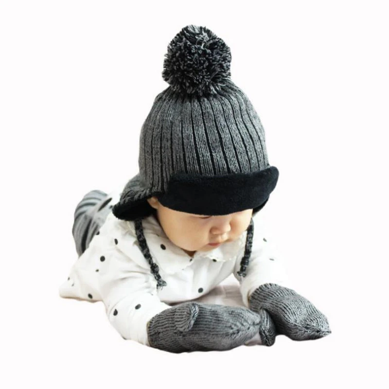 

Children's two-piece cap with ball and cold children's cap with ball in winter