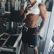 Брендовые сетчатые новые спортивные мужские модные дышащие мужские шорты удобные размер плюс фитнес мужские s бодибилдинг спортивные шорты