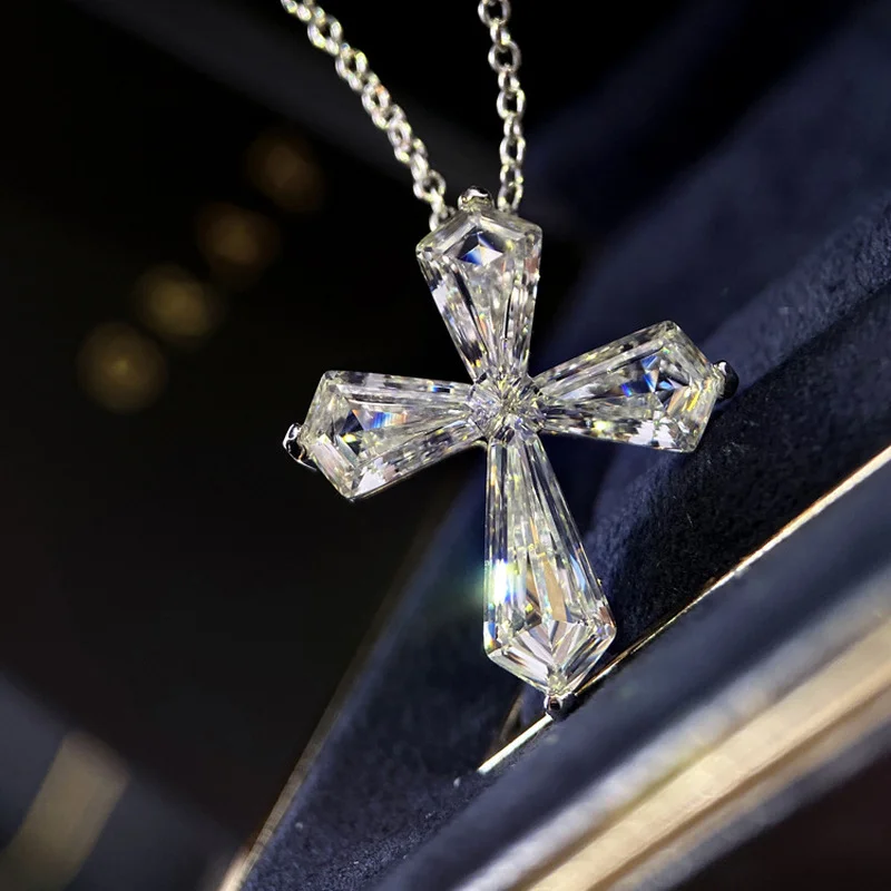 Collana Uomo/donna Con Ciondolo Croce E Diamante 0,08 Ct - Acciaio Inox - 22 Pollici