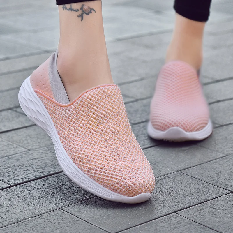Модная обувь для влюбленных пар; уличная прогулочная обувь для женщин; сетчатая обувь на плоской подошве; удобные женские кроссовки без застежки; повседневная мужская обувь для бега; 45