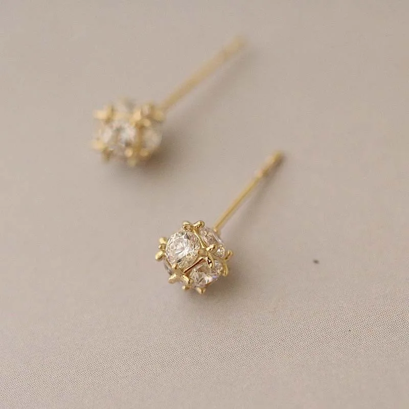 

CMajor 9ct Solid Gold Earring Fashion Temperament Three-dimensional Small Ball Shape Chic Minimal Simple Stud Earrings for Women