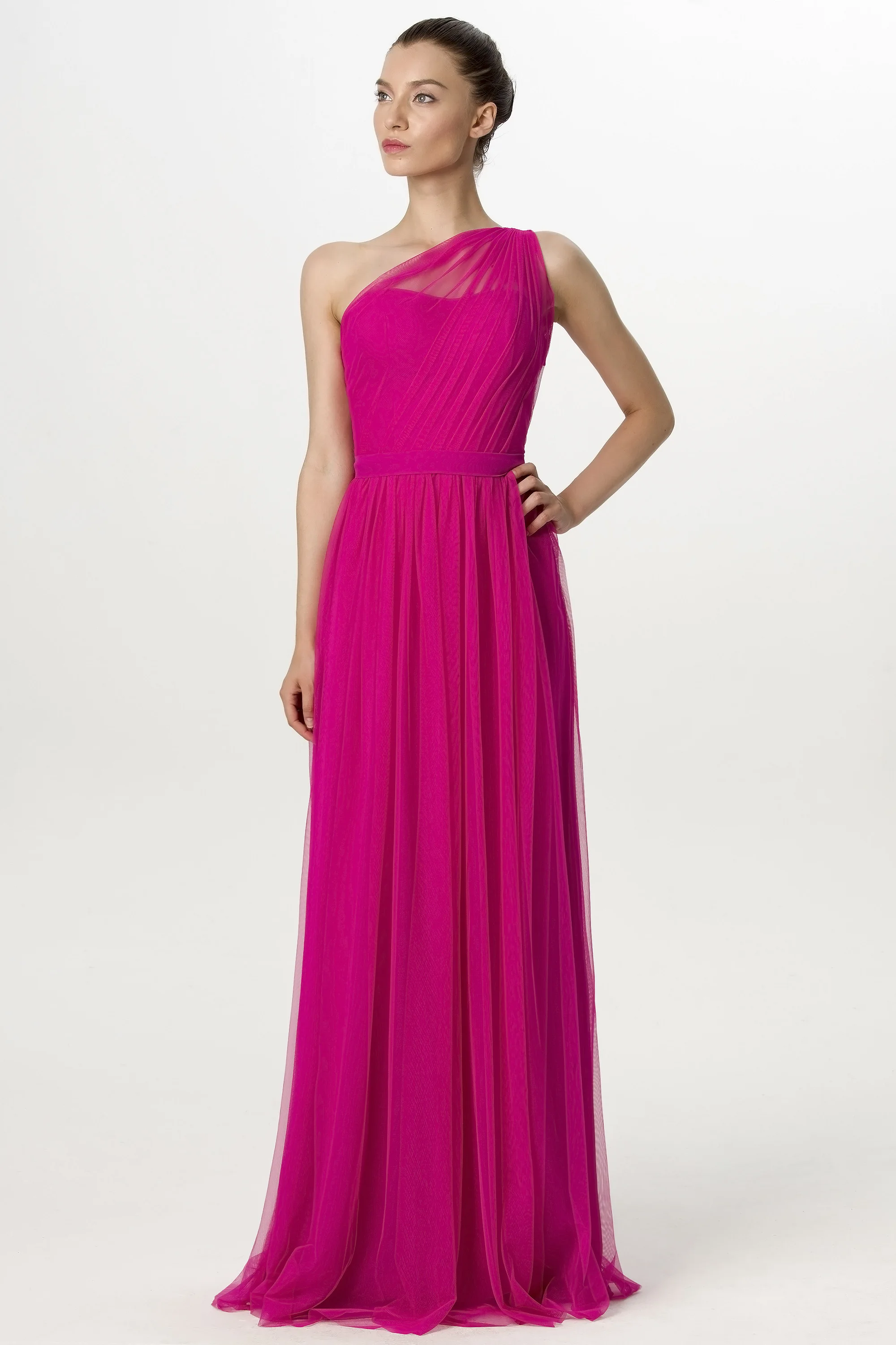 Шифоновое длинное платье подружки невесты розового цвета с одним плечом |