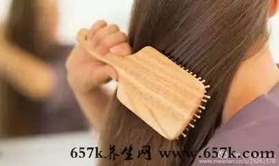 梳头的好处 这6个方法帮你保护头发