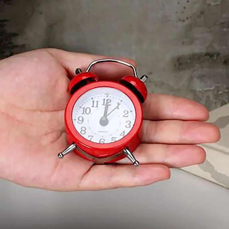 Популярные часы маленькая кровать будильники креативные милые мини металлический маленький будильник настольные часы будильник прекрасная игрушка для спальни дома