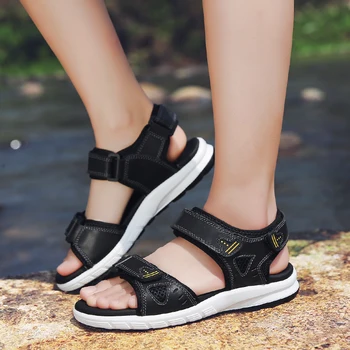 

2020 summer new men's beach shoes outdoor non-slip high school students Vietnamese sandals men and youth casual breathable sanda
