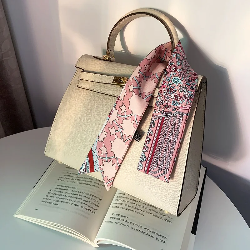 Рисунок 4 - Брендовый женский шарф-сумка