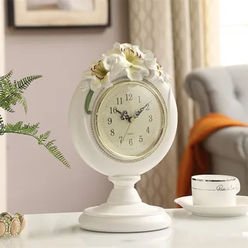 

Creative Fashion Resin Lily Bedside Table Clock Cute European Pastoral Office Desktop Silent Clock Living Room Home Decoration