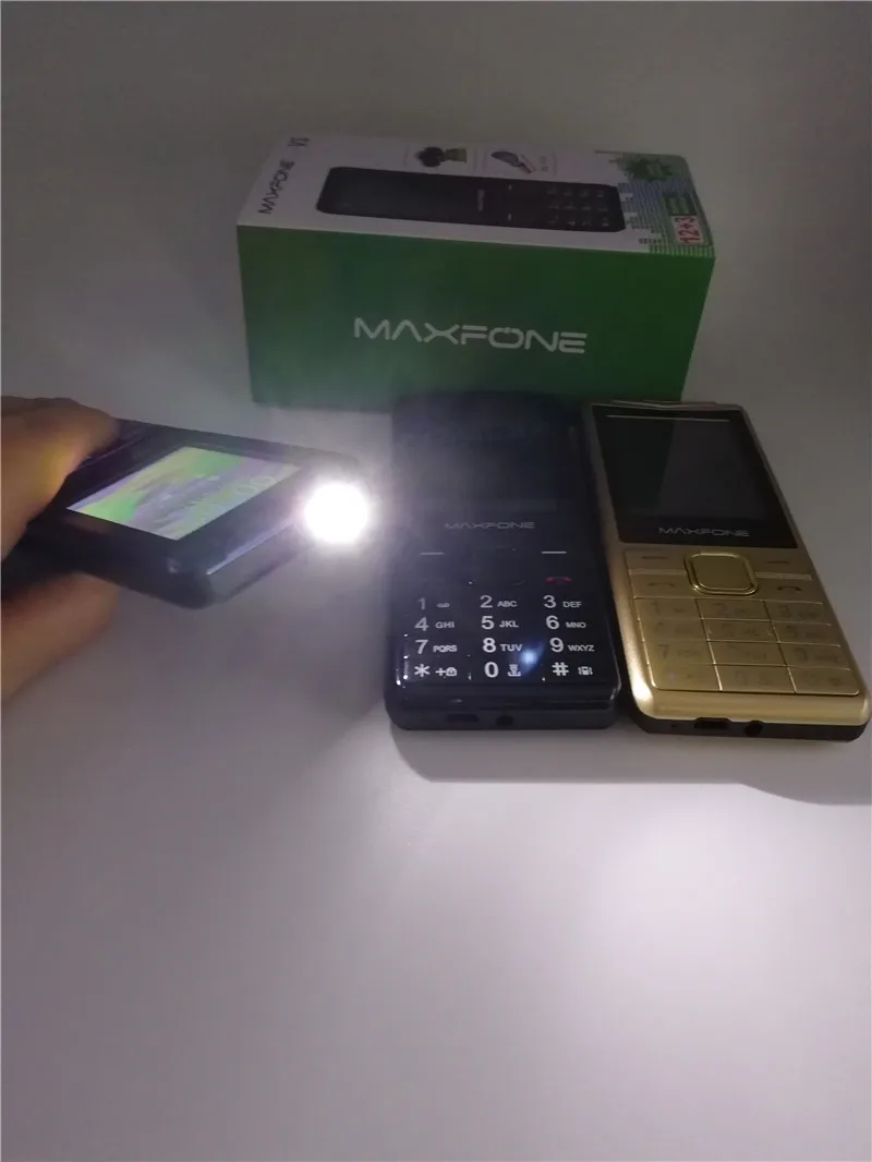 Maxfone V3 кнопочные сотовые телефоны с 1,77 дюймов 2000 мАч две sim-камеры Bluetooth Spotlight большой динамик FM дешевый мобильный телефон
