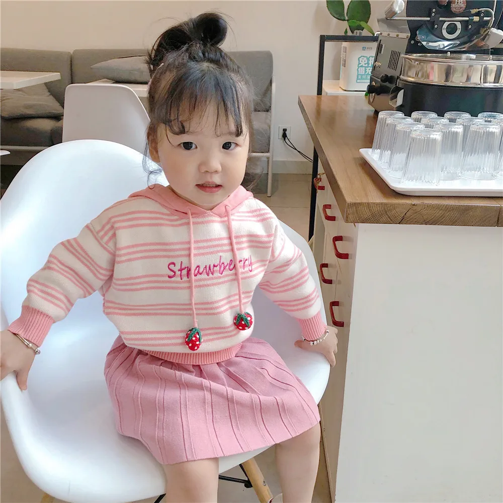 Tonytaobaby/осенне-зимняя одежда; Новая детская одежда; Хлопковый вязаный костюм с клубничкой; юбка; одежда для маленьких девочек