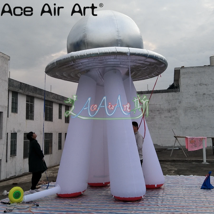  2019 new design 4.5m H popular inflatable UFOsilver standing UFO model for activities