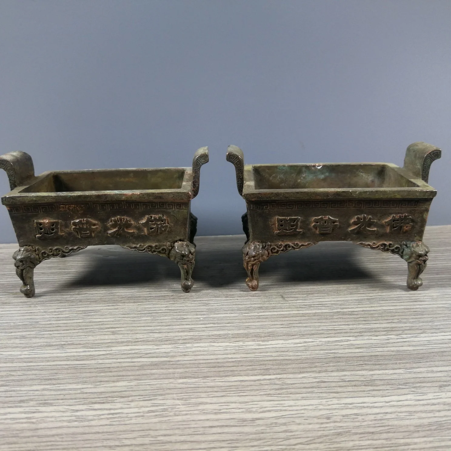 

Chinese bronze collection pure copper small censer copper censer Buddha light shining copper censer study decoration antique Xua