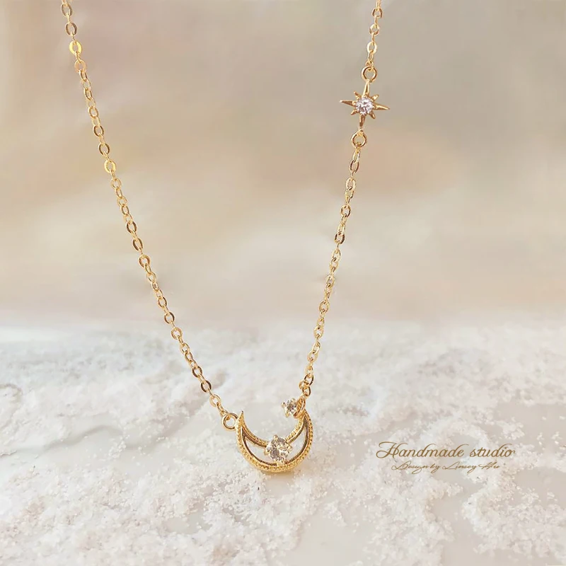 

CCijiNG High Quality Star And Moon Tassel Necklace Temperament Pure Handmade Clavicle Chain Design Sense Gift SG1002